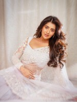 Rashi Singh New Images